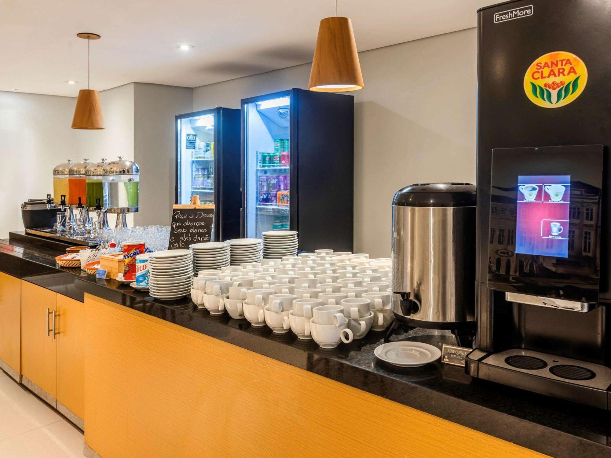 Ibis Styles Belem Hangar Luaran gambar