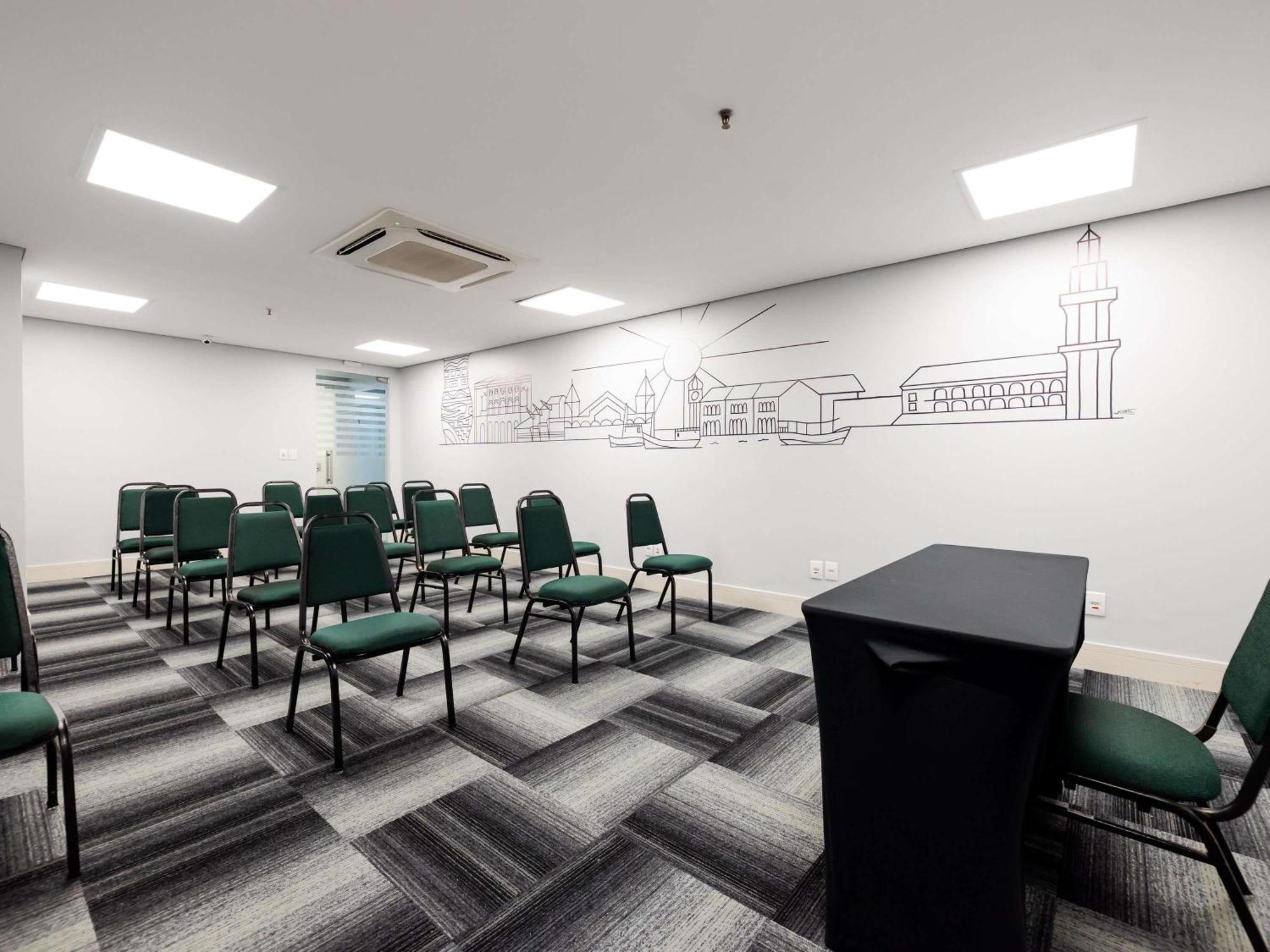 Ibis Styles Belem Hangar Luaran gambar
